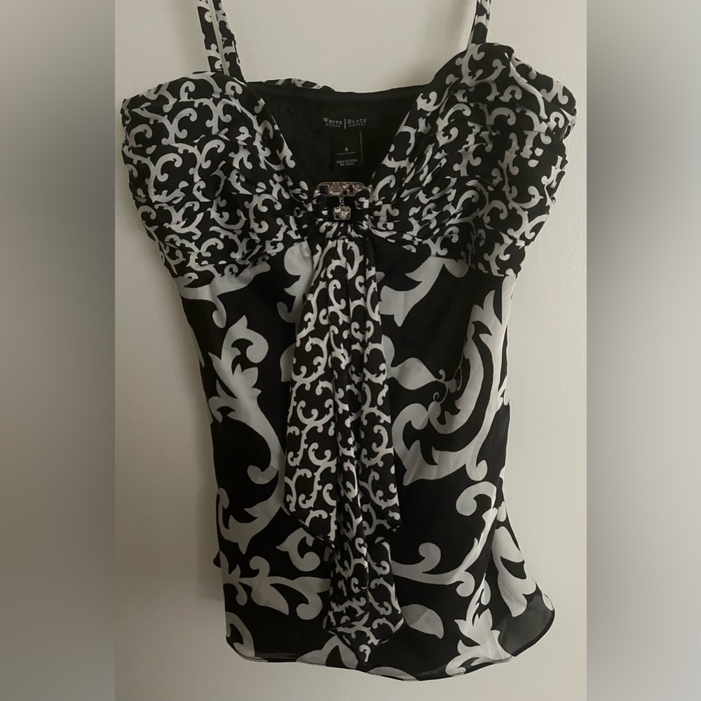 Black and white tankini blouse size 4 White House Black Market